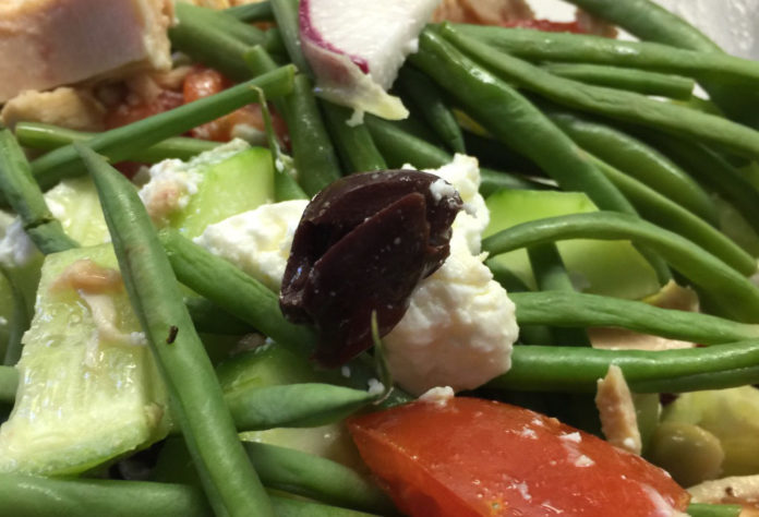 Healthy salad with beets and string beans