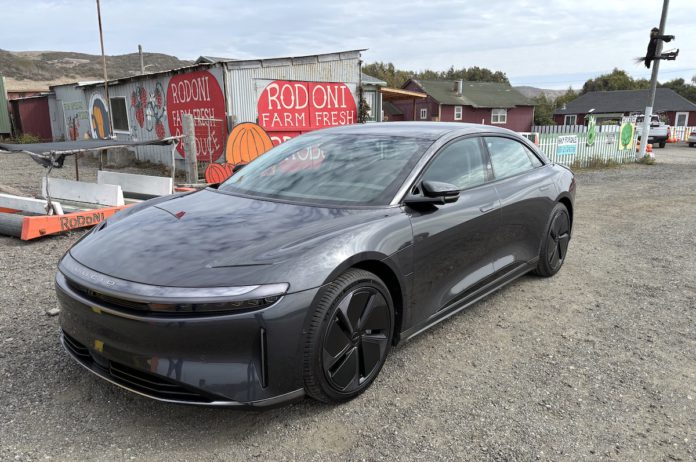 Lucid Air Pure – Another award for the hometown hero