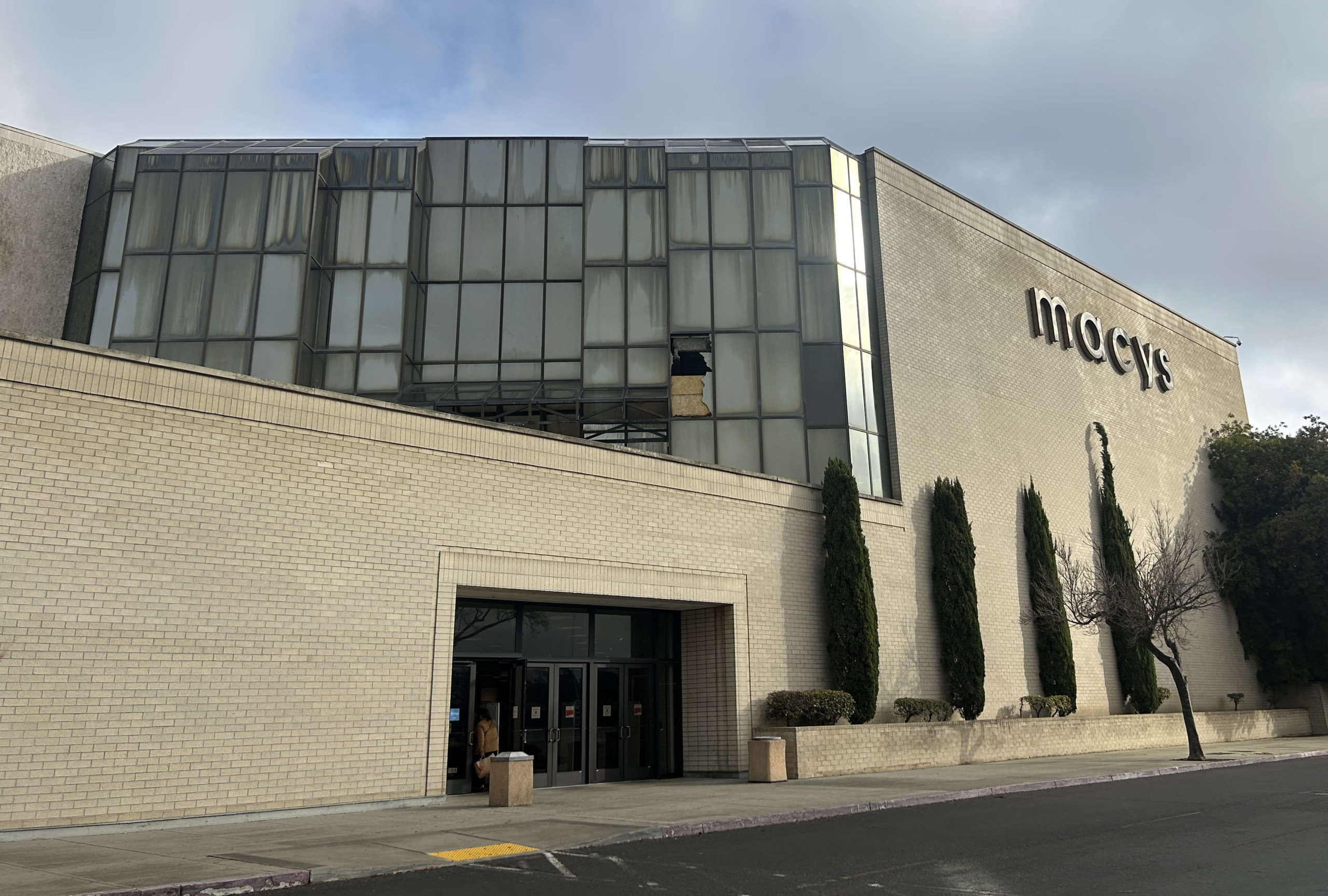 NewPark Mall loses Macy’s | Tri City Voice