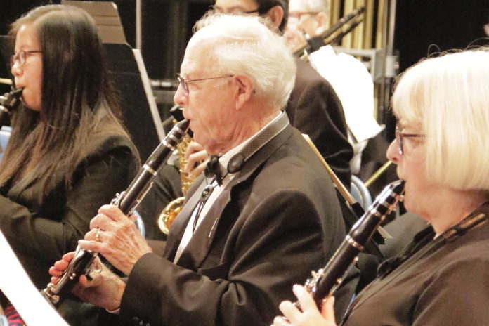 Newark Symphonic Winds holds annual holiday concert