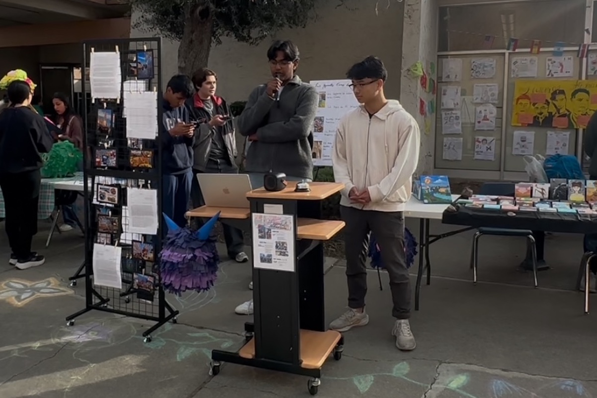 Spanish Honors Society educates—and cooks!—at school spring expo