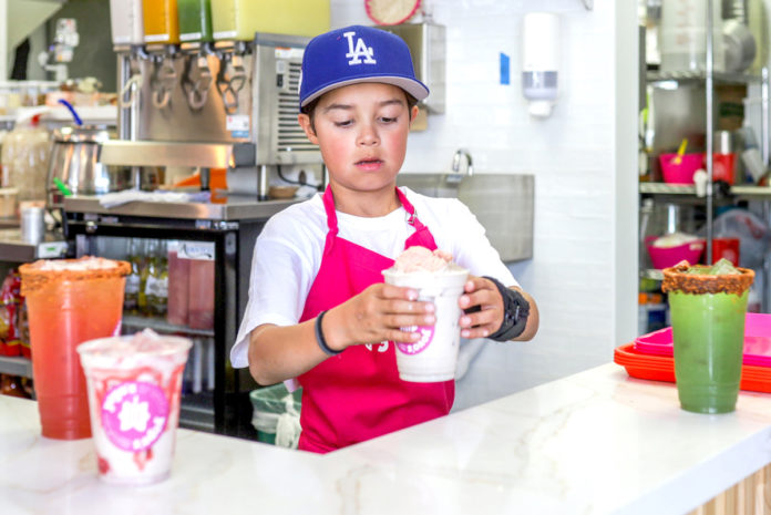 Yoyo’s Botanería opens its doors