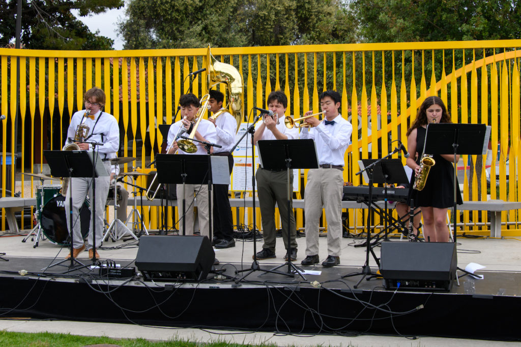 Performers and bands like Dixie Dominus kept the vibes upbeat. Scott Capen