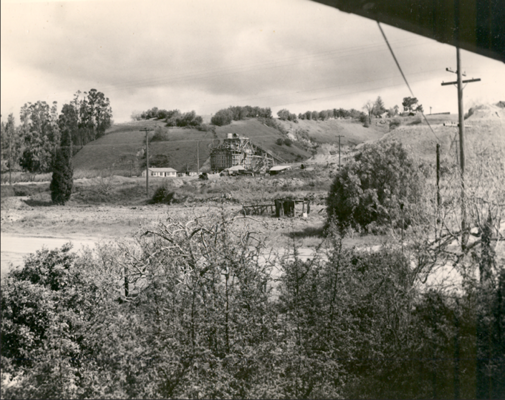 The rock sorting and crushing plant at the Bell Quarry produced large orders of rock and sand for roads and other construction. Originally the Osgood Quarry was just for extraction, with crushing being added by the Bells around 1950. Photo courtesy of Washington Township Museum of Local History