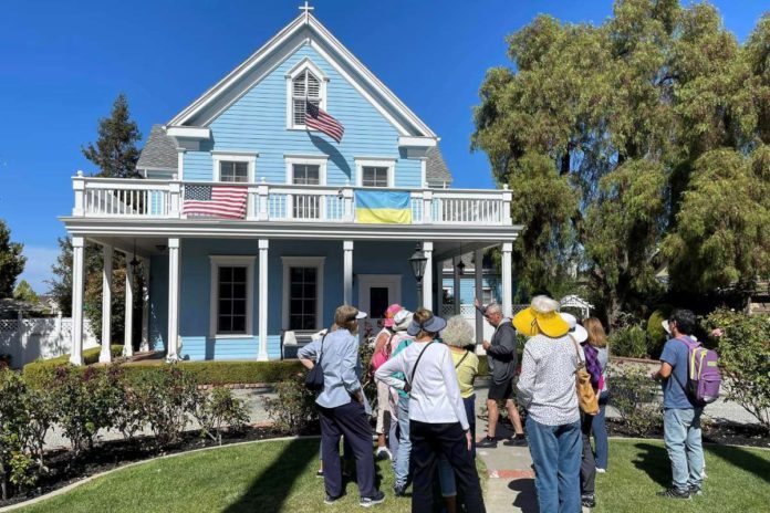 Downtown Walking Tour steps into Irvington history