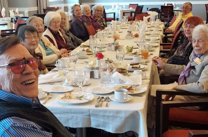 Acacia Creek 90’s Society holds annual lunch