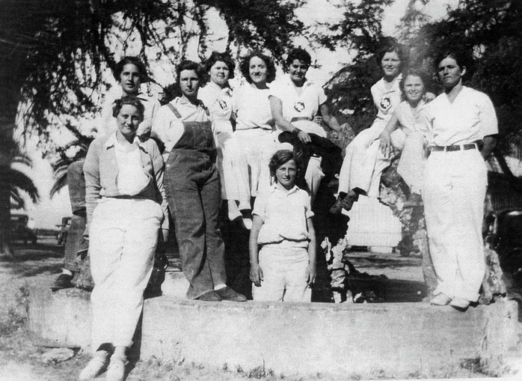 Damen Schwingest (Ladies Wrestling) at Newark Pavilion, 1934. (Newark) Courtesy of Washington Township Museum of Local History