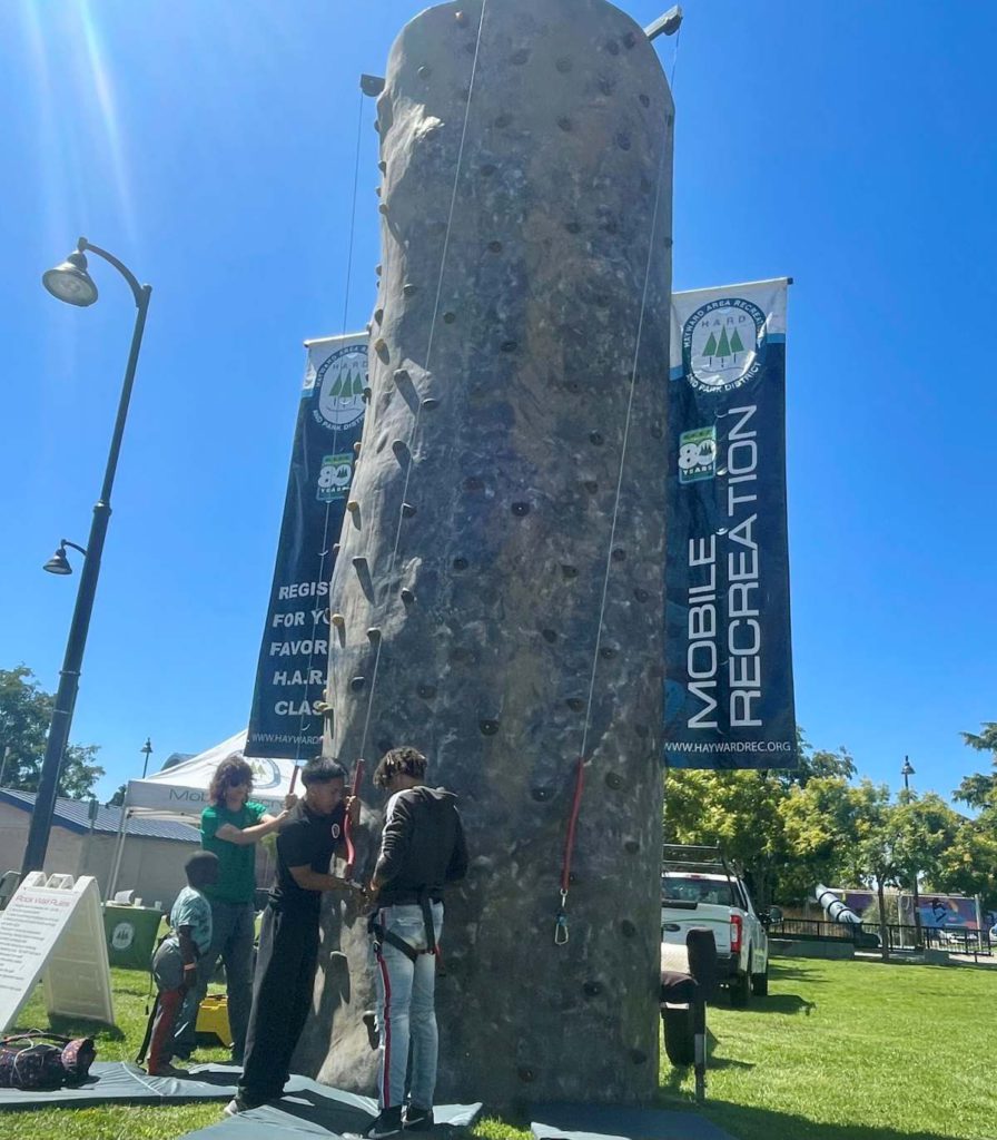 The award ceremony also had activities such as rock climbing, beanbag toss and free cold desserts from Mr. Softee trucks. Olivia Ma