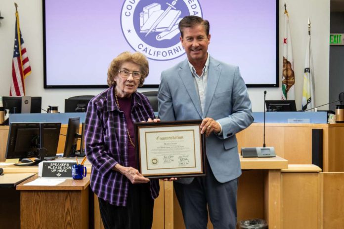 Doris Green receives arts leadership award