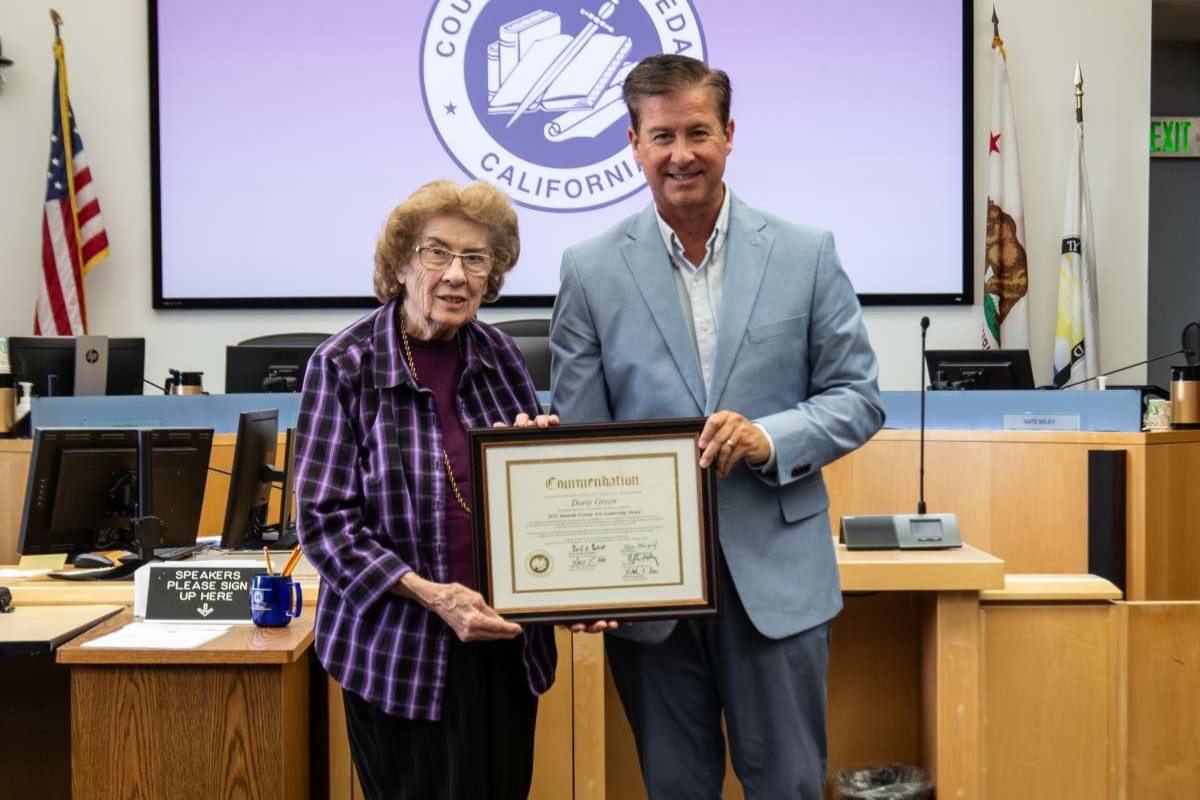 Doris Green receives arts leadership award