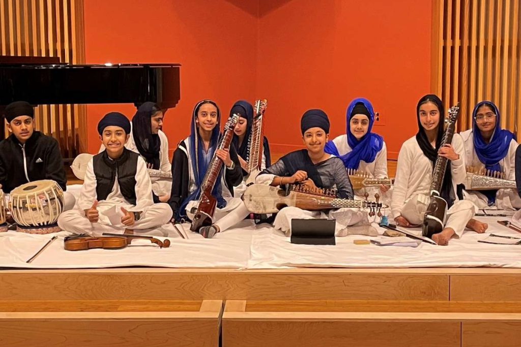 Dalbir Singh and his team of young Sikh musicians shared their talents at the 2024 Interfaith Thanksgiving Service sponsored by the Tri-City Interfaith Council. The students attended schools in the Fremont and New Haven School Districts last year.
Toni Shellen