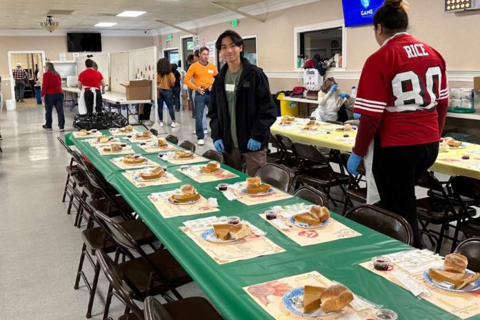 League of Volunteers prepares for annual free thanksgiving meal