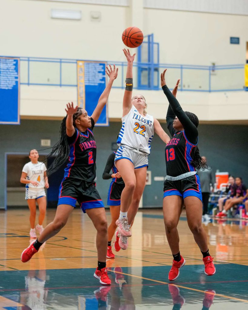 Newark Memorial and Newark Optimist Club partner to host the 38th annual girls’ basketball tournament.
Photos by Todd Tokubo