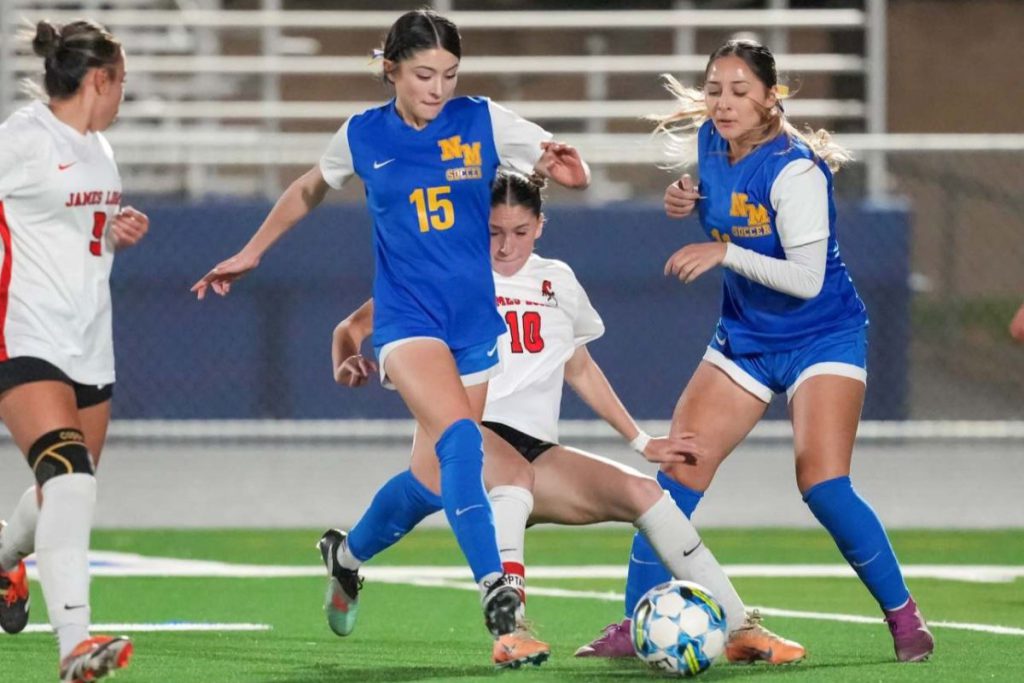 Photos by Todd Tokubo