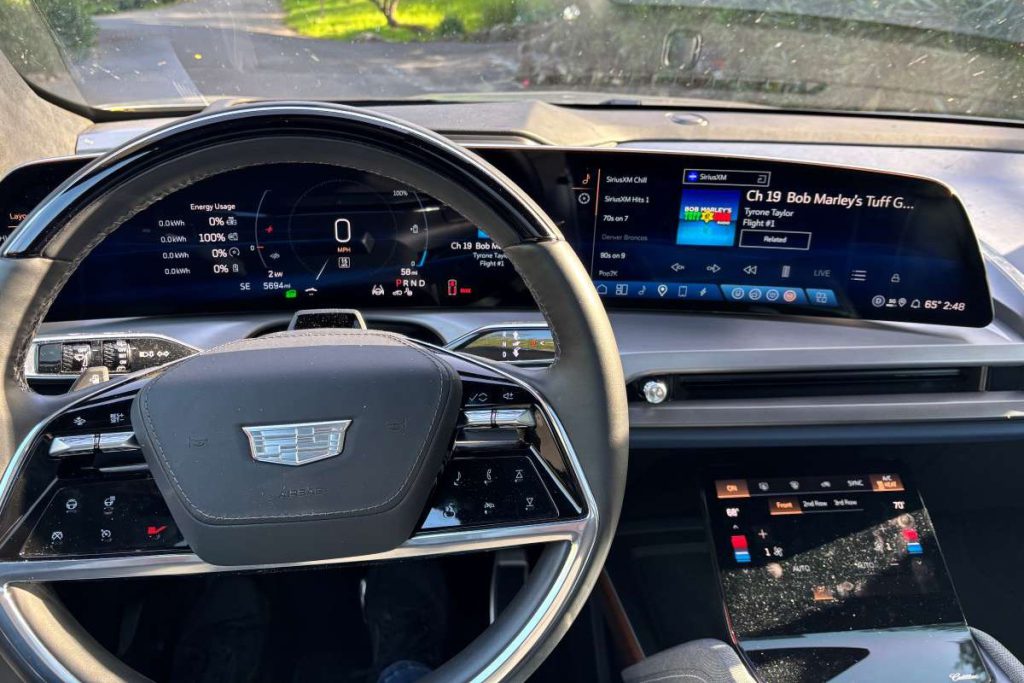 BIG SCREEN The haptic screen is 33 inches diagonally and features a wealth of information about the car as well as access to infotainment options.
Photos by Michael Coates