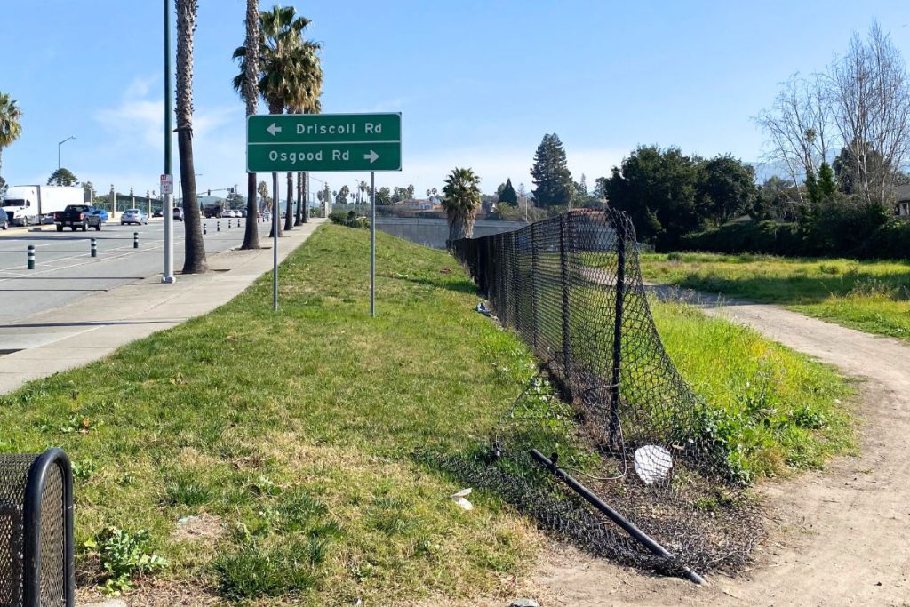 STREET CROSSING The site for the planned station is near the intersection of Washington Blvd. and Osgood Rd.
Stephanie Uchida