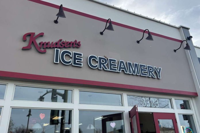 Knudsen’s serves its last scoop