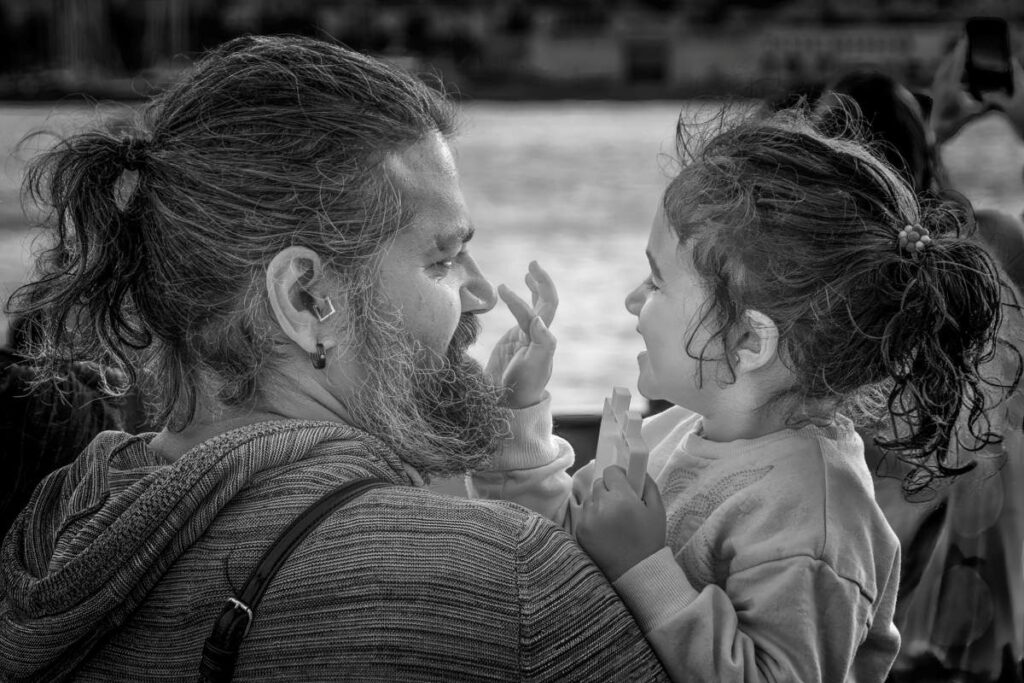 FAMILY BONDS Paul Kessinger’s ‘Father and Daughter’s Decisive Moment’ earned second prize in the open category.
Paul Kessinger