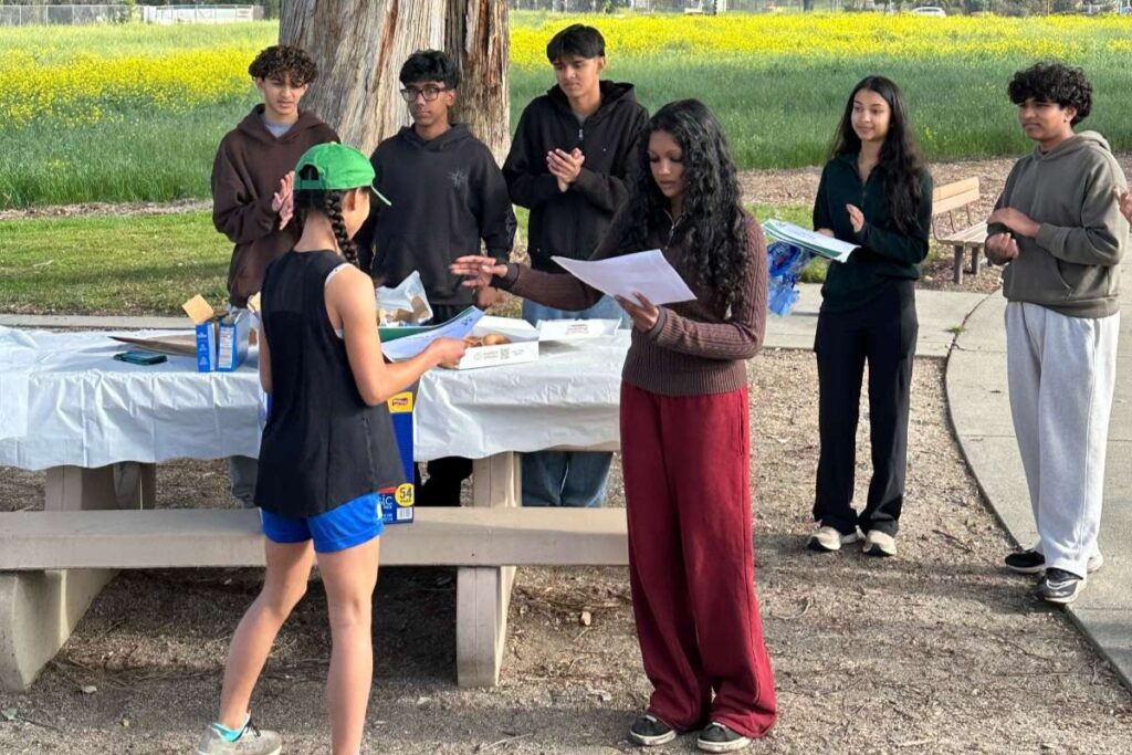 KEEPING THE PACE Middle School Milers is a free student-run program that came from the lack of open running clubs available to middle school students.
Photos courtesy of Isha Cheetancheri