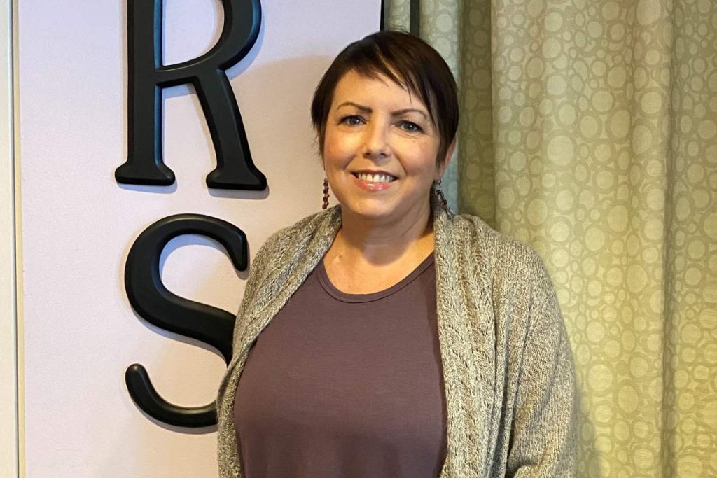 NEW PURPOSE After receiving treatment for Stage IV cancer and being laid off at her job, Marcelle Kozocas took her life in a new direction by volunteering with HERS.
Stephanie Uchida