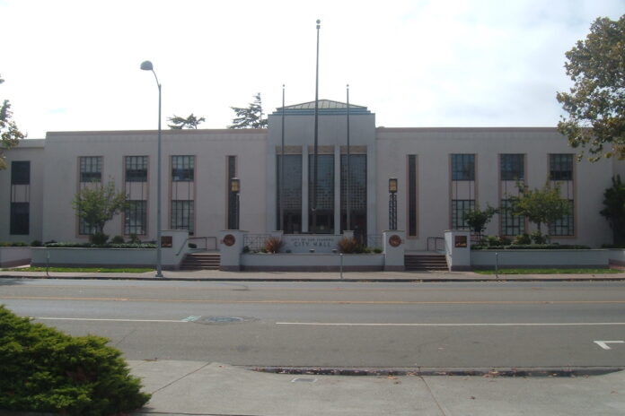 San Leandro takes look at budget