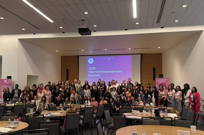 Women build each other up