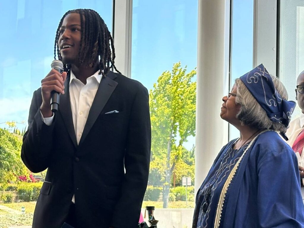 SCHOLARSHIP RECIPIENT Aamir McDonald, one of the 2026 scholarship recipients speaking with the 95-year-old AACHS founder, Jean Ficklin, who was the first African American teacher in the Newark Unified School District.
Photos by Connie Cheung
