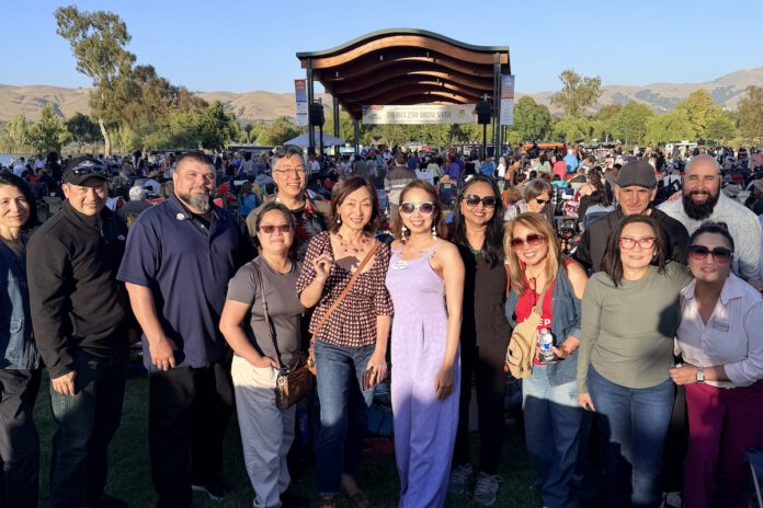 Fremonters come out for drone show