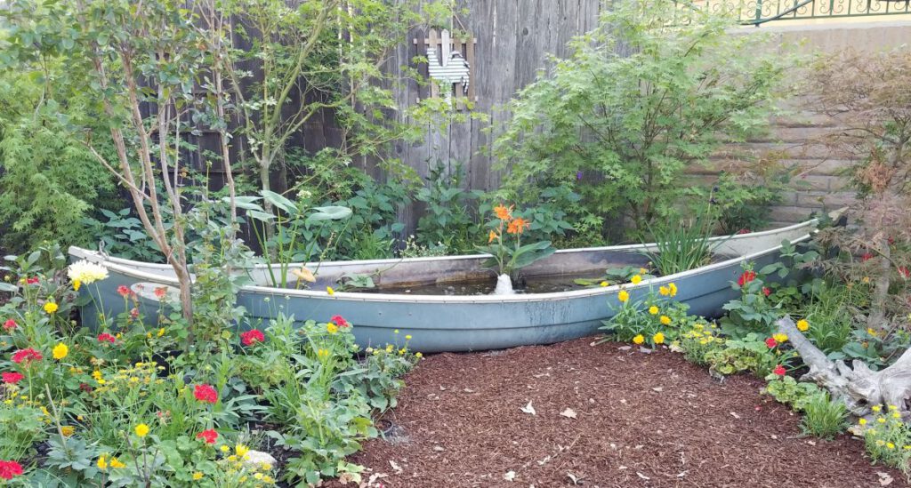 UPCYCLING Ceramic pots and half wine barrels can be recycled into water features—or a gardener can get even more creative.
Photos by Daniel O’Donnell