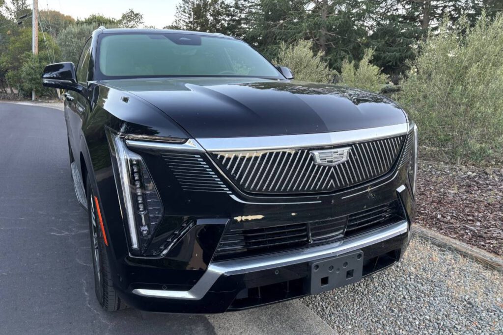 ABOUT FACE All-wheel steering means the eight-foot-wide escalade maneuvers like a much smaller vehicle. Michael Coates