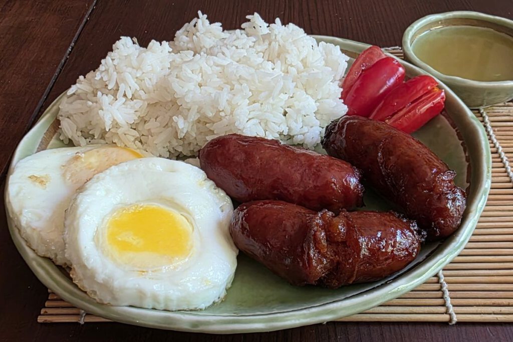 FOOD FOR FUEL Filipino longganisa sausage makes a hearty brunch.
Daniel O’Donnell