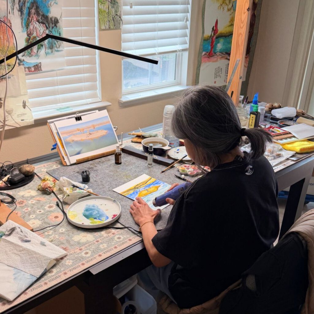 ARTIST INSPIRATION Rachel Maple is inspired by traditional Chinese watercolor painting and the natural landscapes of California.
Courtesy of FAA