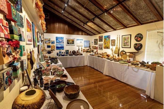 Gallery makes holiday shopping an art